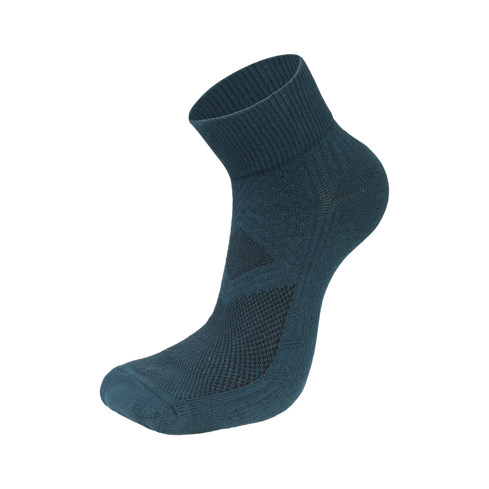 透氣乾爽機能運動-短襪